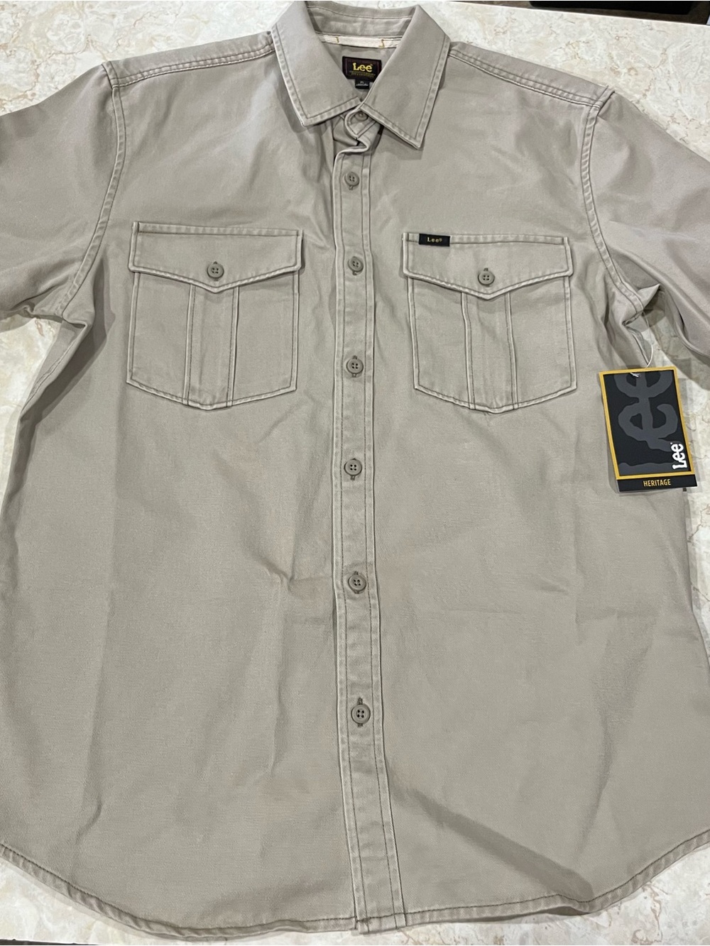 Lee Men's Casual Button-Down Shirt — Light Gray